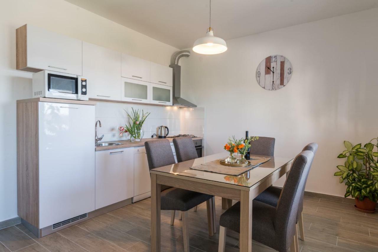 Apartment Okrug Gornji - Trogir With Sea View Exterior photo
