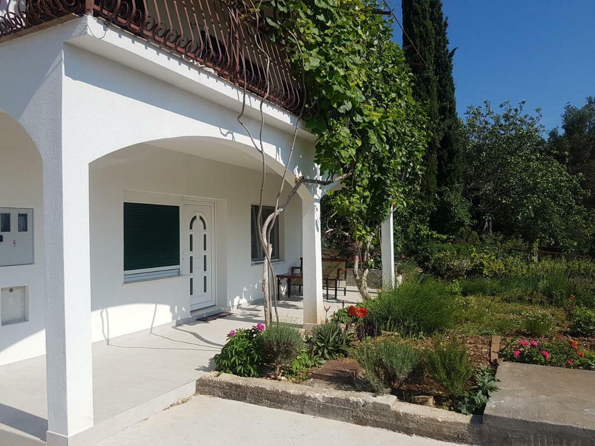 Apartment Okrug Gornji - Trogir With Sea View Exterior photo